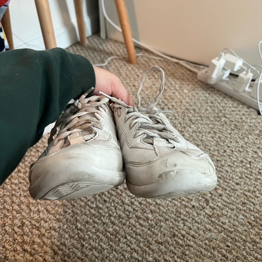 Varsity Shoes - Varsity Spirit Cheerleading 2 Shoes - Size 9